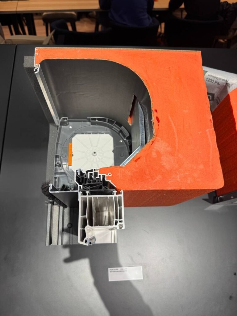 instalación de ventanas nodo de unión fensterbau 2026 perfil aislamiento térmico