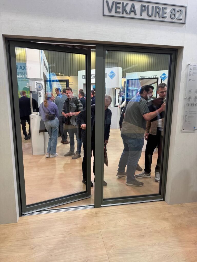 ventanas correderas VEKA Pure 82 fensterbau 2026 sistemas panorámicos vidrio