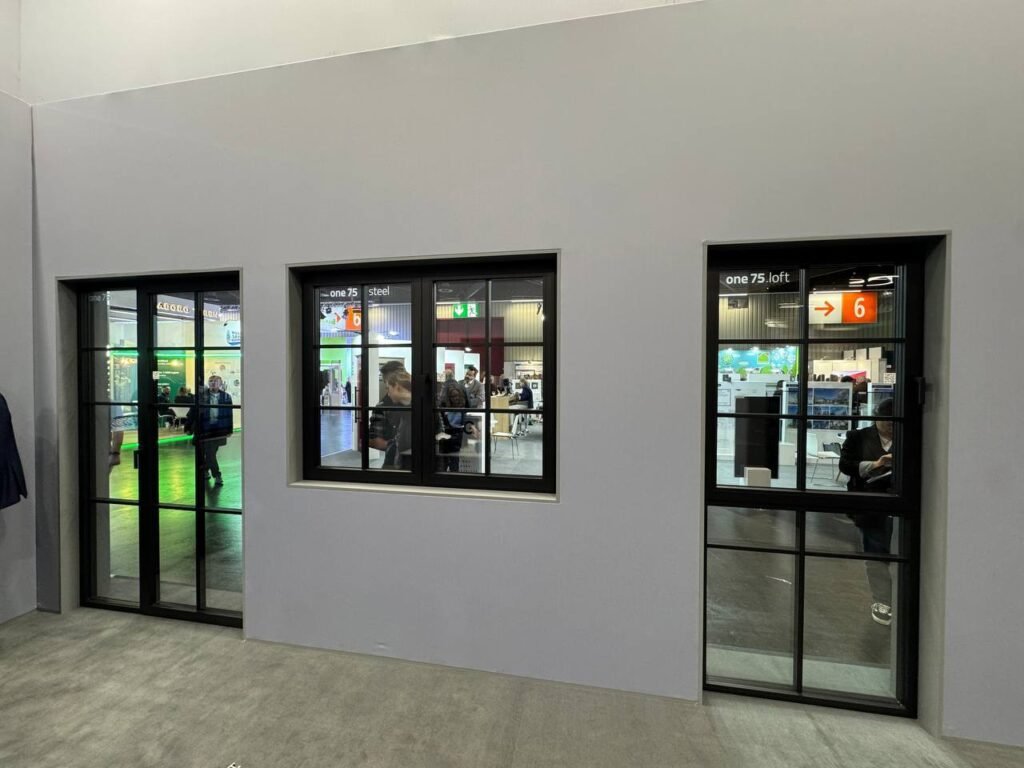 ventanas estilo loft perfiles negros particiones fensterbau 2026 diseño industrial