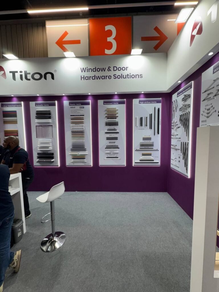 herrajes de ventanas titan ventilación fensterbau 2026 sistemas de ventanas y puertas