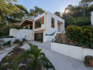 Villa renovation in Spain with new panoramic openings
